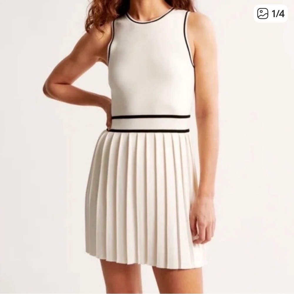 Abercrombie & Fitch Cream Pleated Mini Sweater Dress, Size Medium Tall